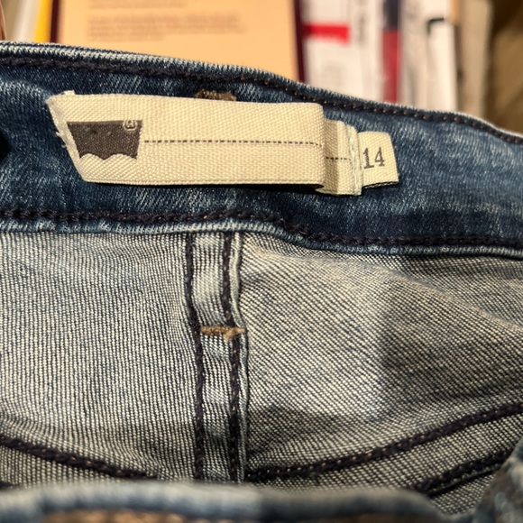 Womens Levis 512 Perfectly Slimming Capris 32x18 Womens Size 14 - Picture 2 of 9